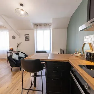 Coquelin - Joli Renove Appartement